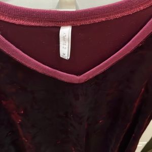 Z supply velvet top Medium